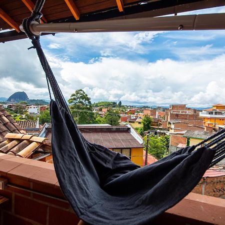 Hotel Le Chateau Guatapé エクステリア 写真